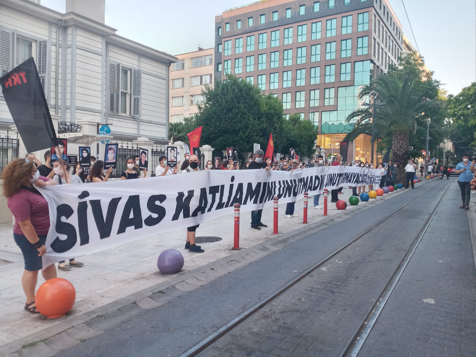 TKH İstanbul İl Örgütü`nden Sivas Katliamı anması