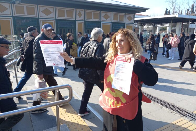 Cumhuriyet devrimlerle yaşar, laiklik olmadan Cumhuriyet olmaz