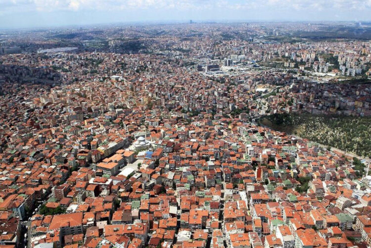 Deprem değil, sermaye iktidarı öldürür!