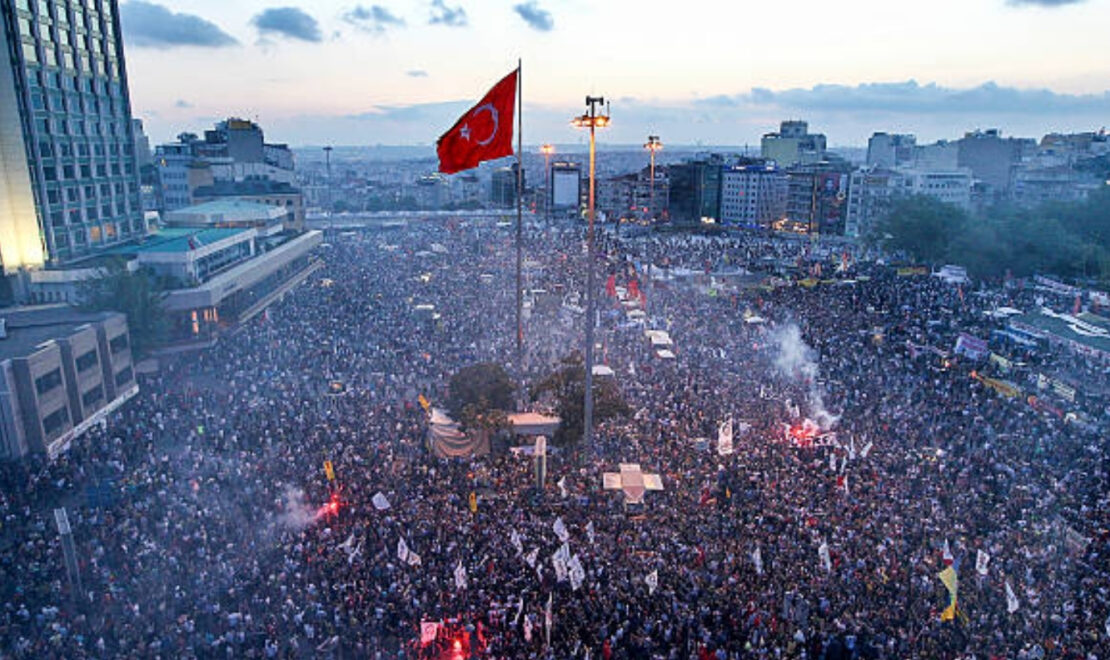 GEZİ DİRENİŞİ BAĞIMSIZ, EŞİT, ÖZGÜR VE LAİK BİR ÜLKE ARAYANLARIN İRADESİDİR