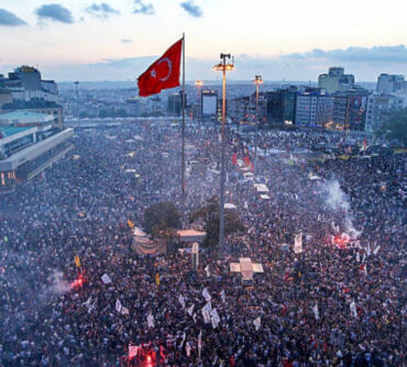 GEZİ DİRENİŞİ BAĞIMSIZ, EŞİT, ÖZGÜR VE LAİK BİR ÜLKE ARAYANLARIN İRADESİDİR