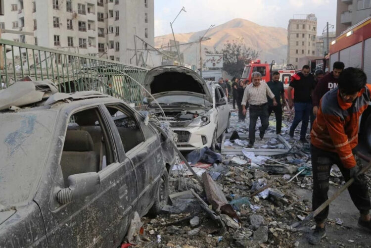 Emperyalist siyonist saldırganlık bu sefer de İran’ı vurdu…  Haydut İsrail ve BOP işbirlikçileri utansın!