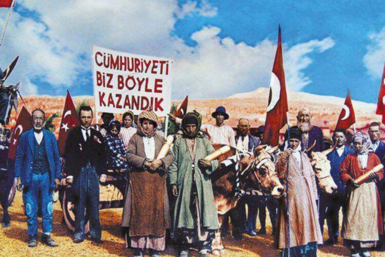 Cumhuriyet sosyalizmle yaşayacak!