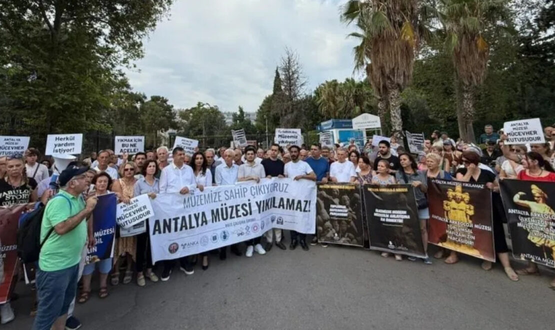 Antalya Müzesi halkındır, yıkılamaz!