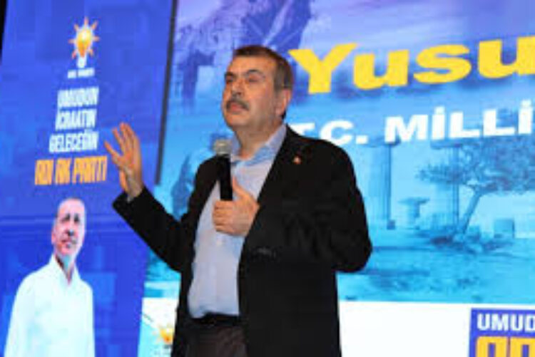 Ağzı bozuk bakan, istifa et!