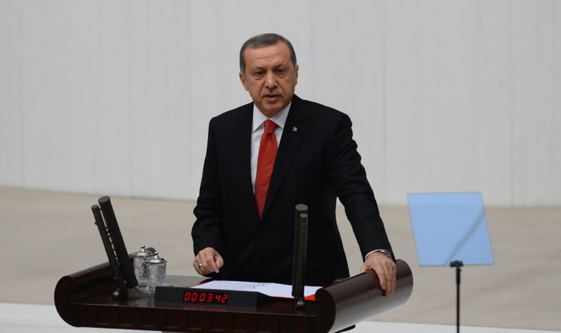 Oturuma katılmamak yetmez, sine-i millete dönülmelidir!