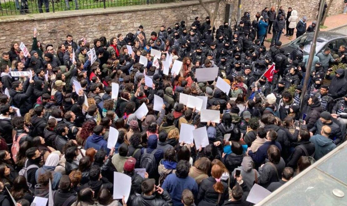 Ne yapsan nafile, gençliği teslim alamayacaksın!