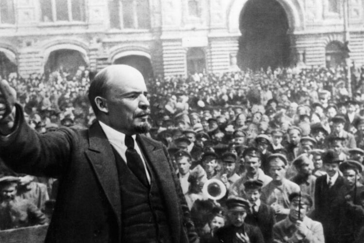 Yeniden devrim ve sosyalizm için ileri!