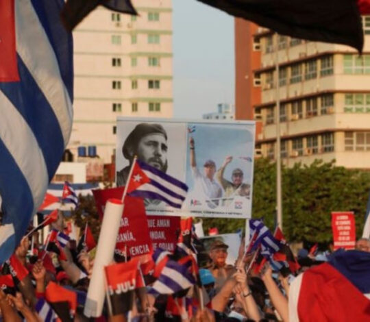 ABD emperyalizmi yenilecek, Küba halkı kazanacak!