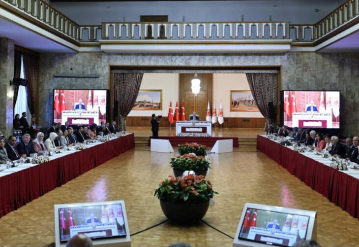 Komisyon raporu: Tek adam rejimine yeni bir makyaj yapılmıştır