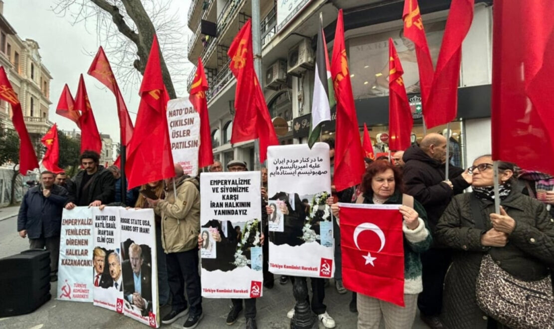 TKH “Haydut ABD, katil İsrail İran’dan elini çek” demek için İran Konsolosluğu önündeydi