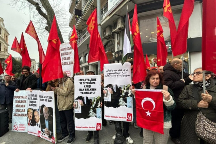 TKH “Haydut ABD, katil İsrail İran’dan elini çek” demek için İran Konsolosluğu önündeydi