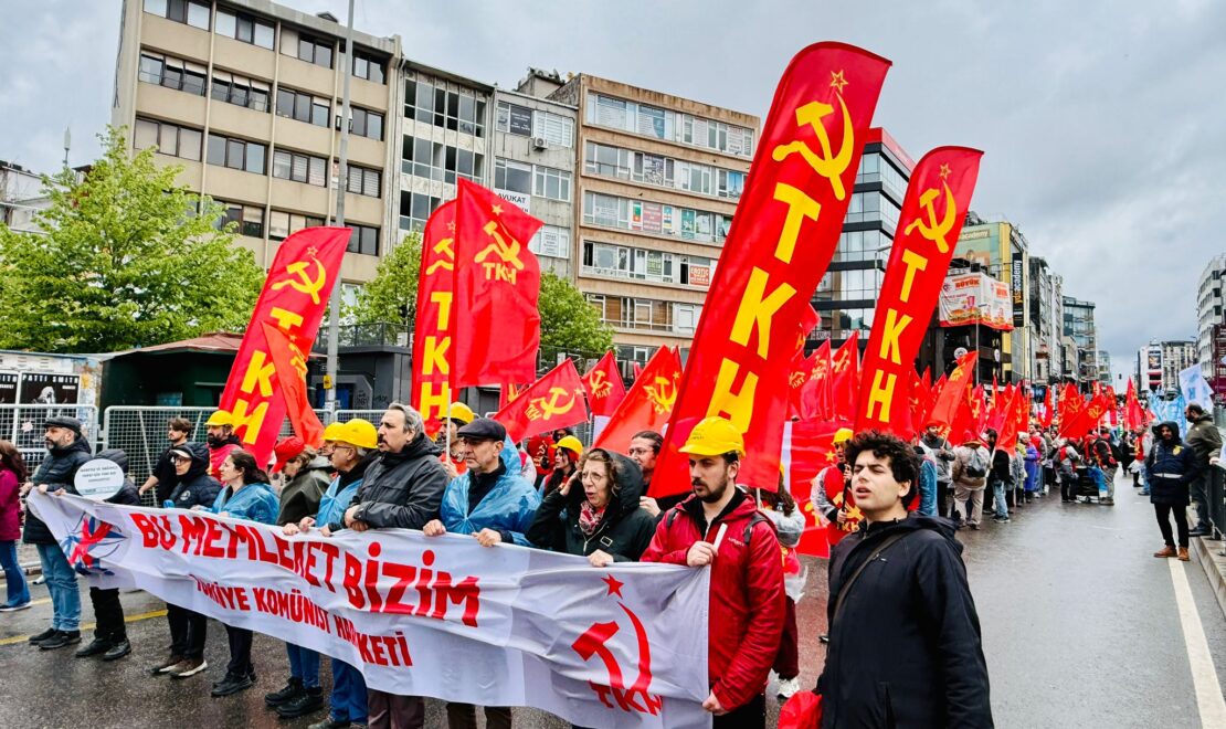 Orak-Çekiç 1 Mayıs alanında yükseldi