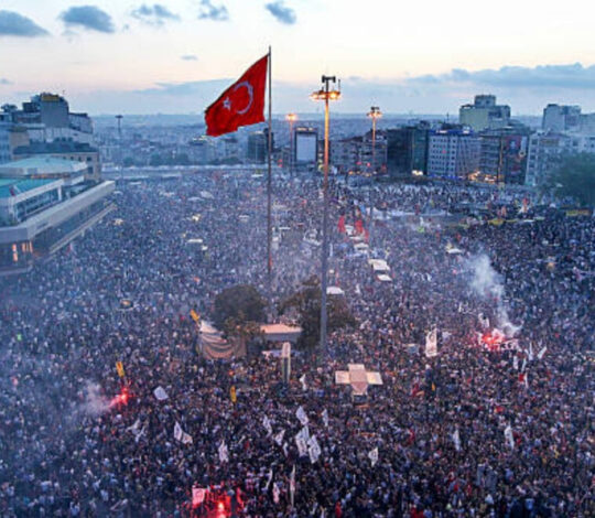 Karanlık gider, Gezi kalır!