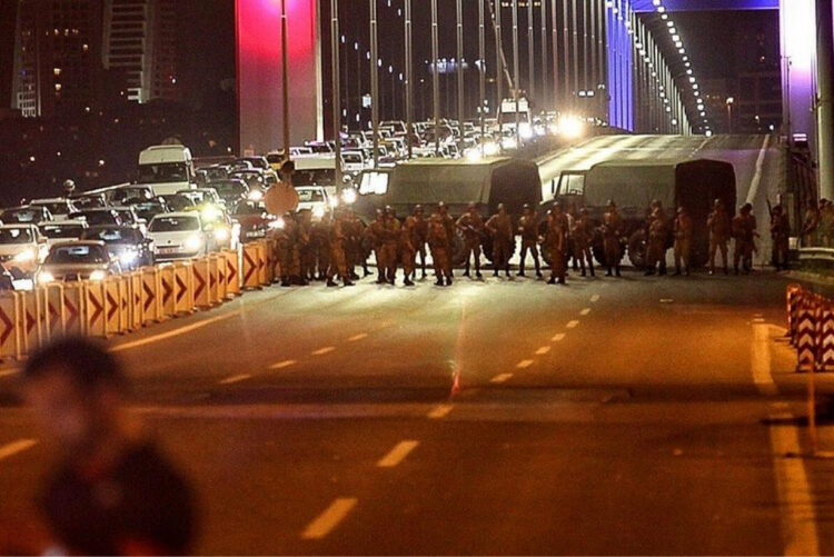 15 Temmuz darbesi AKP’yle sürüyor!