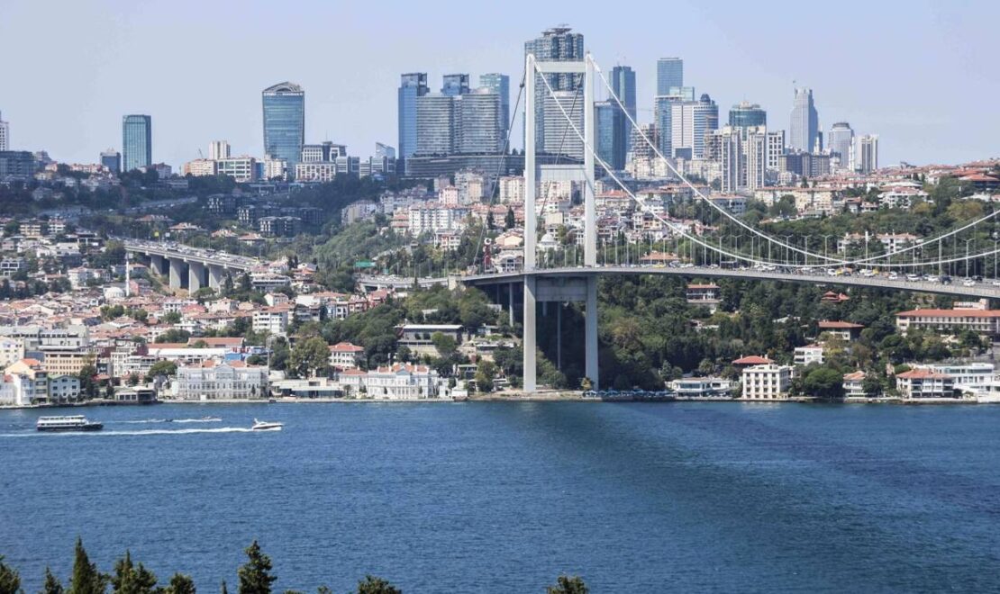 Köprüler ve yollar halkındır, satılamaz!
