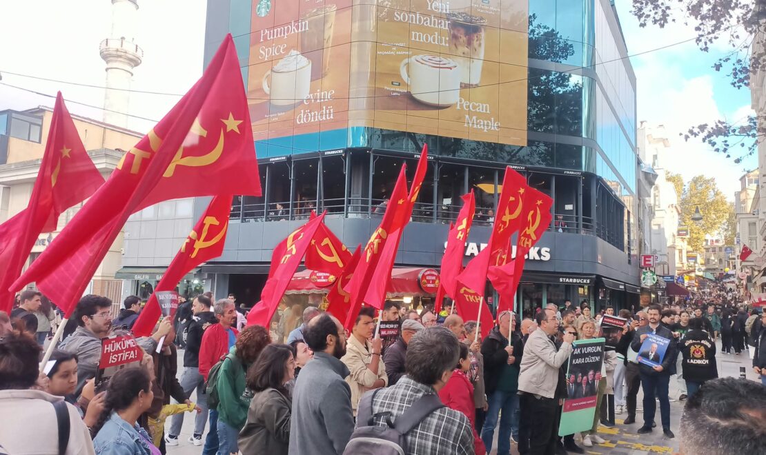 TKH’den fon soygununa tepki: AKP’ye “temizlik” kargosu gönderildi