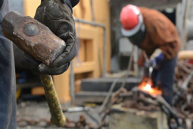 Metal işçisi bu sınavdan geçecek, patronlara dersini verecek!