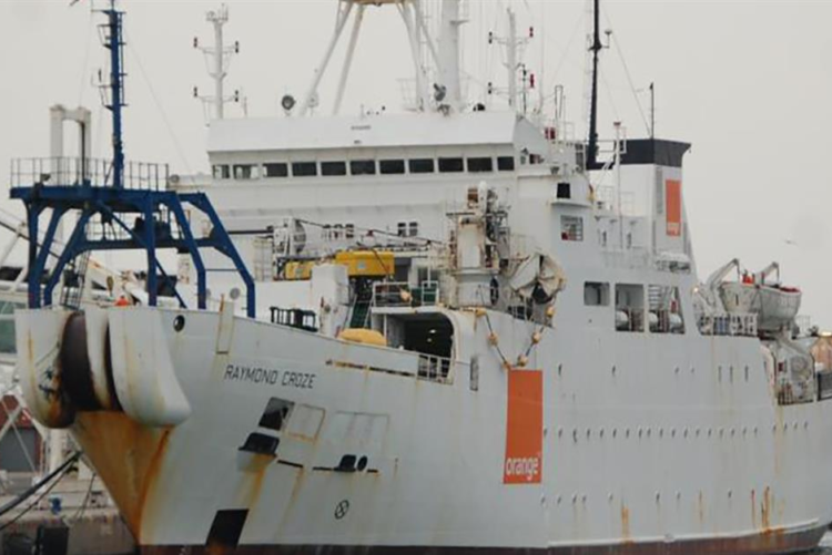 Raymond Croze ; home!