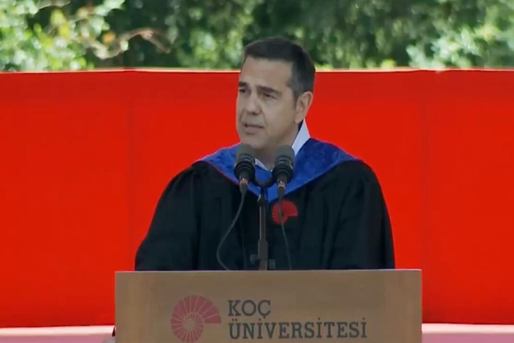 Emperyalizme boyun eğen Çipras, bize ders vermesin!