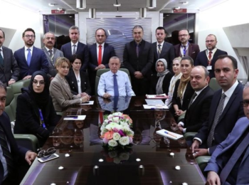 Cumhuriyetin karşısında olanlar devrimci değil, karşı devrimcidir!