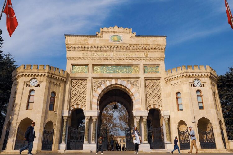 Bülent Arı Üniversiteden Defol!