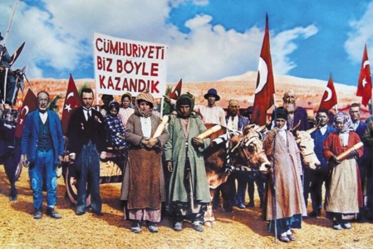 Kahrolsun İstibdat, Yaşasın Cumhuriyet!