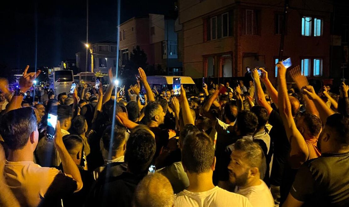 Cihatçı çetelere, BOP’a, eşbaşkanlığını yapan AKP’ye karşı durduğumuz gibi Sığınmacılara yönelik şiddete de hayır!