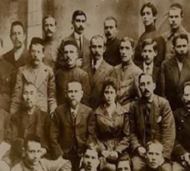 On beşleri unutmadık!  Mustafa Suphilerin orak çekiçli bayrağı yükseliyor…