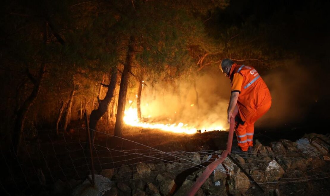 Ülke Yanıyor, AKP Seyrediyor…