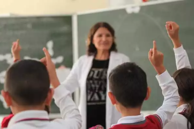 Eğitim emekçisi “meslek kanunu” aldatmacasına geçit vermeyecek!